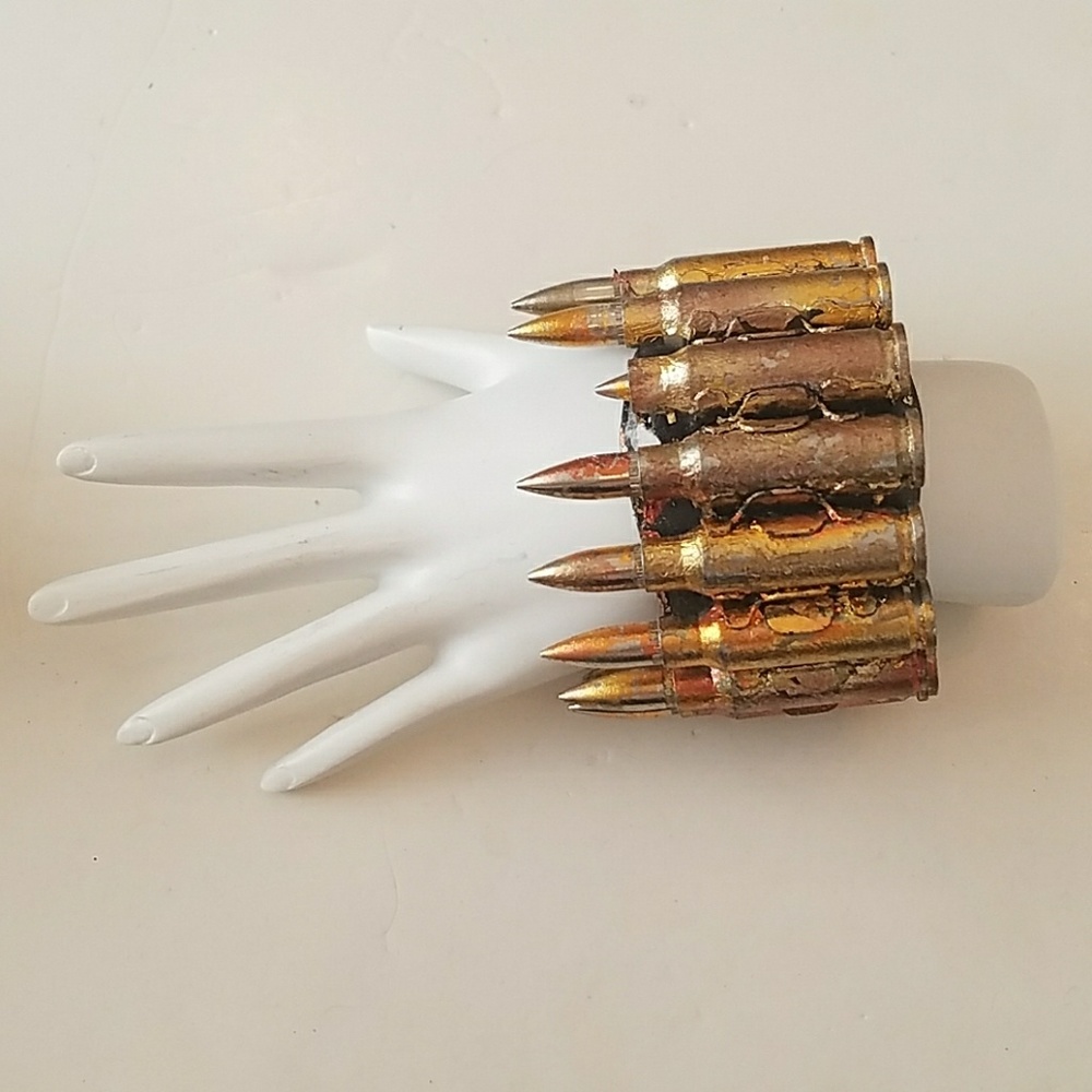 GASOLINE GLAMOUR BULLET CUFF RETRACTABLE